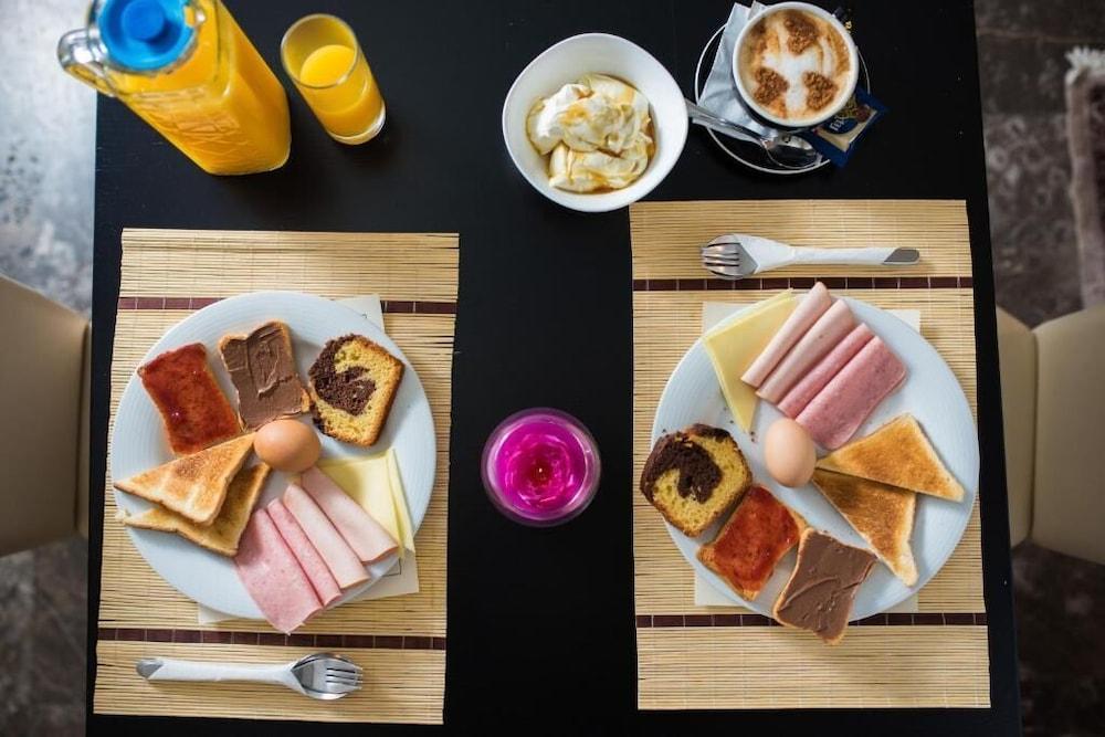 Pines Hotel (Adults Only) Kifisia Bagian luar foto