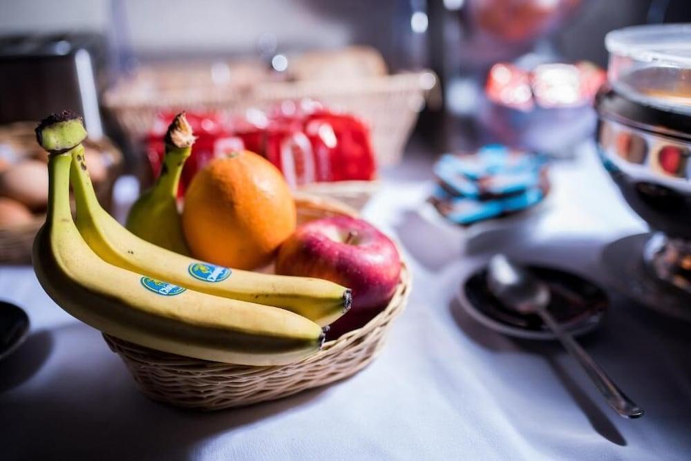 Pines Hotel (Adults Only) Kifisia Bagian luar foto