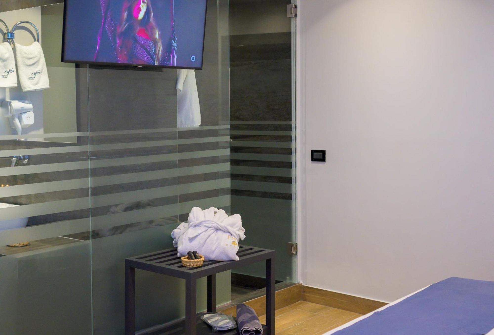 Pines Hotel (Adults Only) Kifisia Bagian luar foto