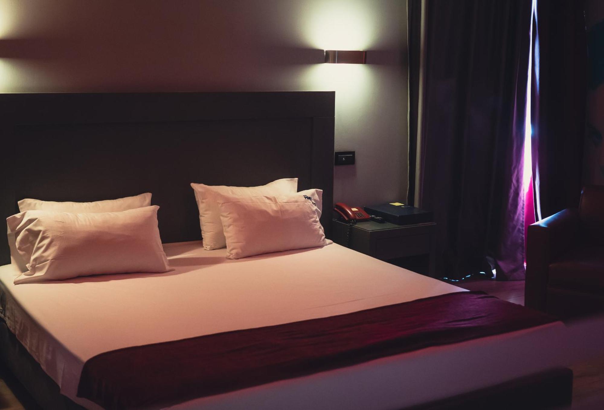 Pines Hotel (Adults Only) Kifisia Bagian luar foto