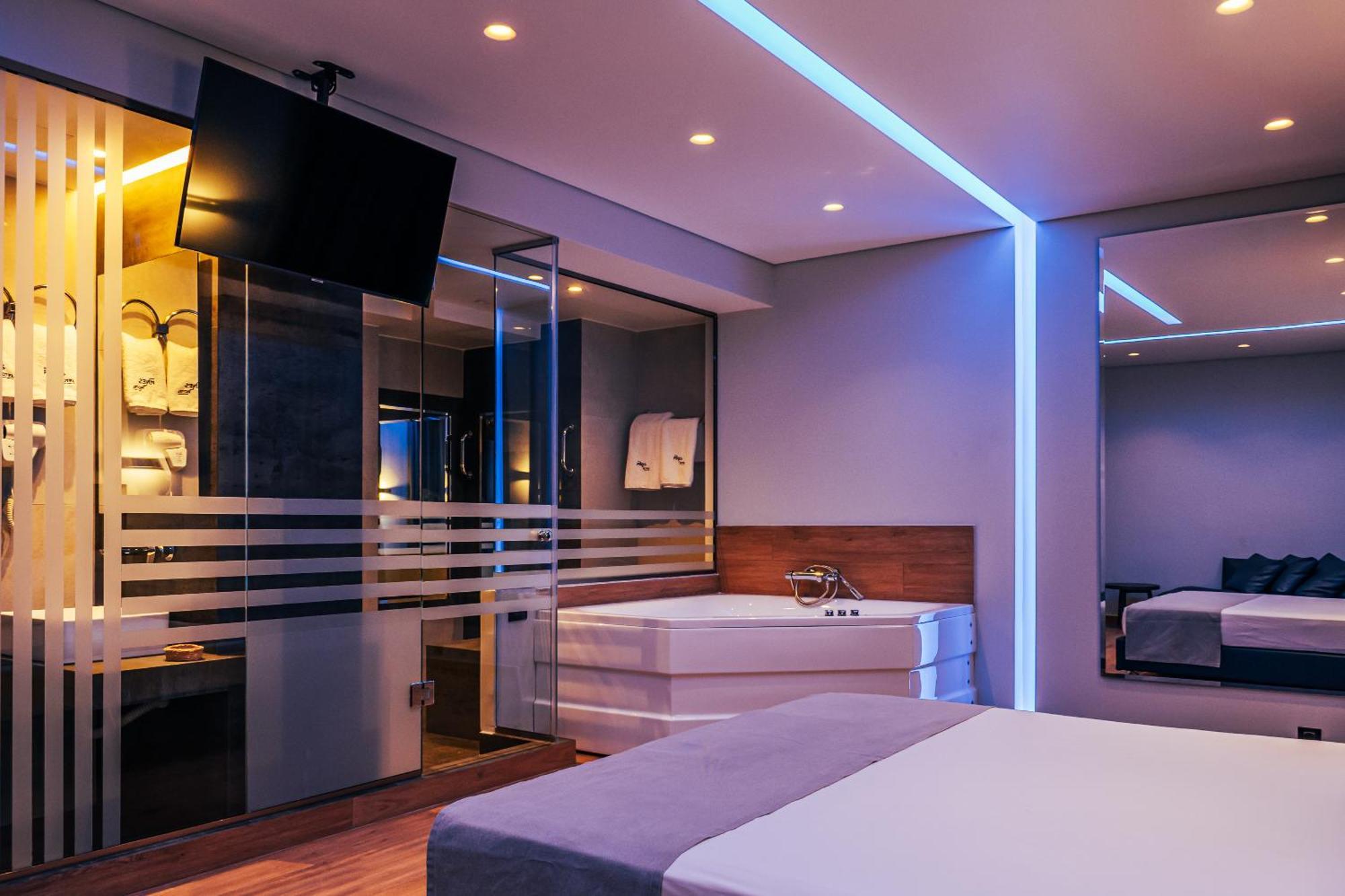 Pines Hotel (Adults Only) Kifisia Bagian luar foto
