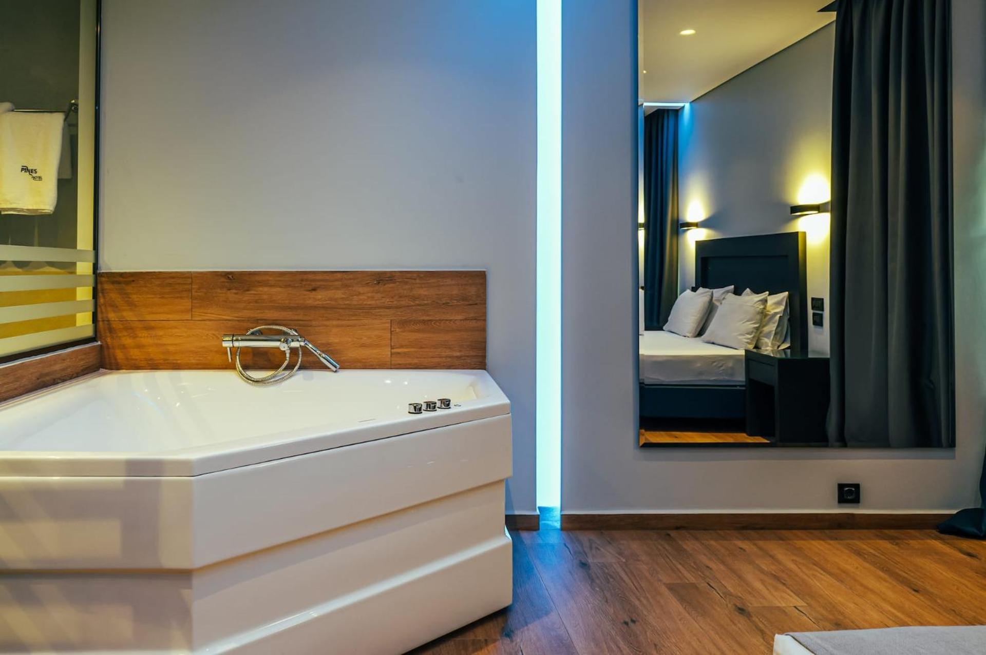 Pines Hotel (Adults Only) Kifisia Bagian luar foto
