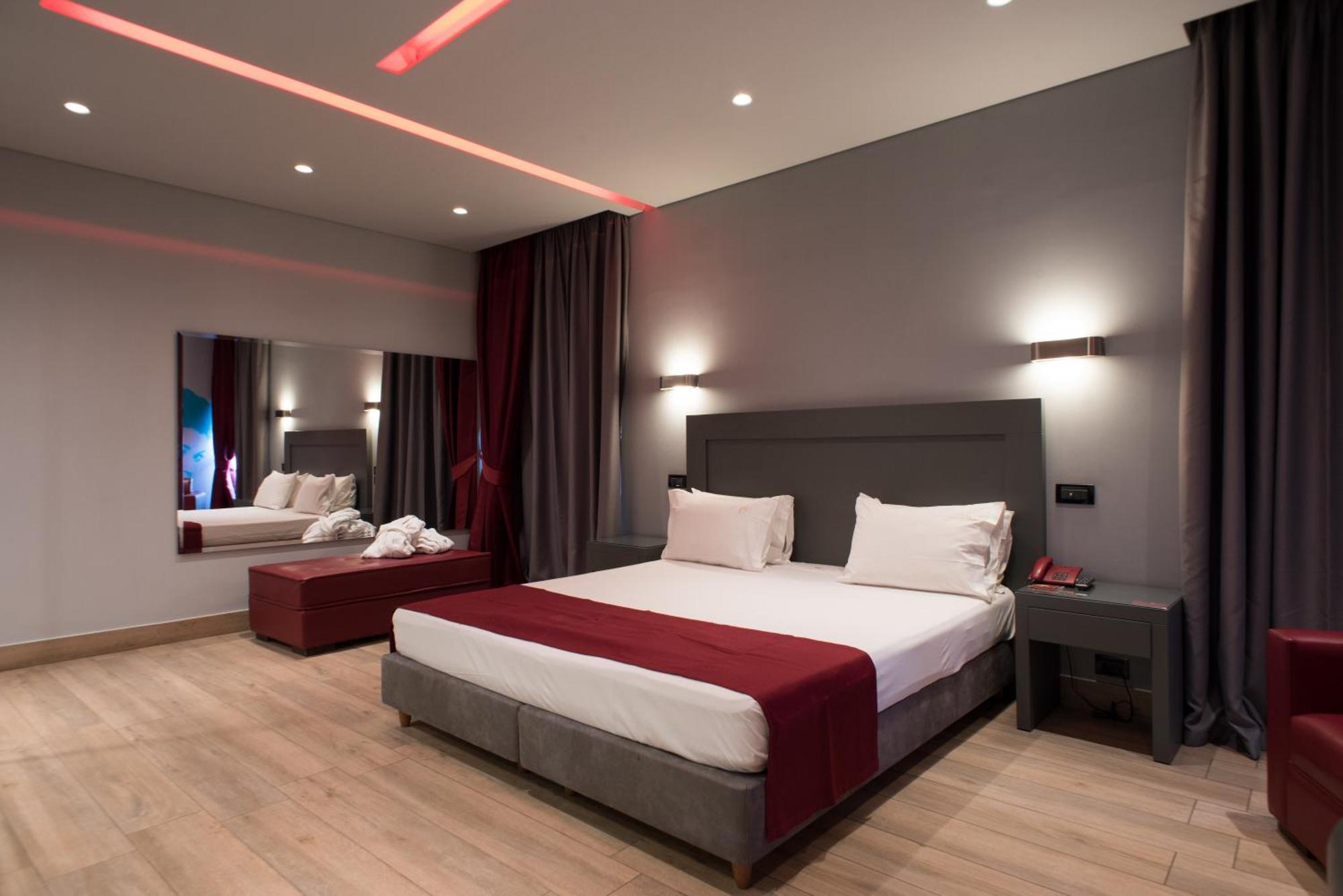 Pines Hotel (Adults Only) Kifisia Bagian luar foto
