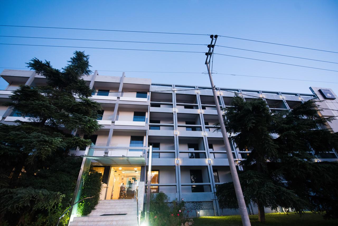 Pines Hotel (Adults Only) Kifisia Bagian luar foto