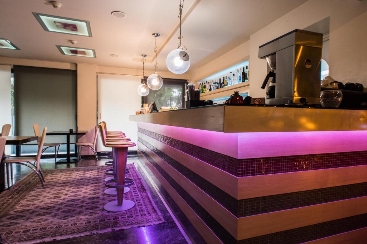 Pines Hotel (Adults Only) Kifisia Bagian luar foto